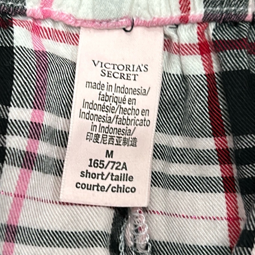 Medium SHORT Victoria’s Secret pajama pants with pockets plaid - Picture 2 of 3